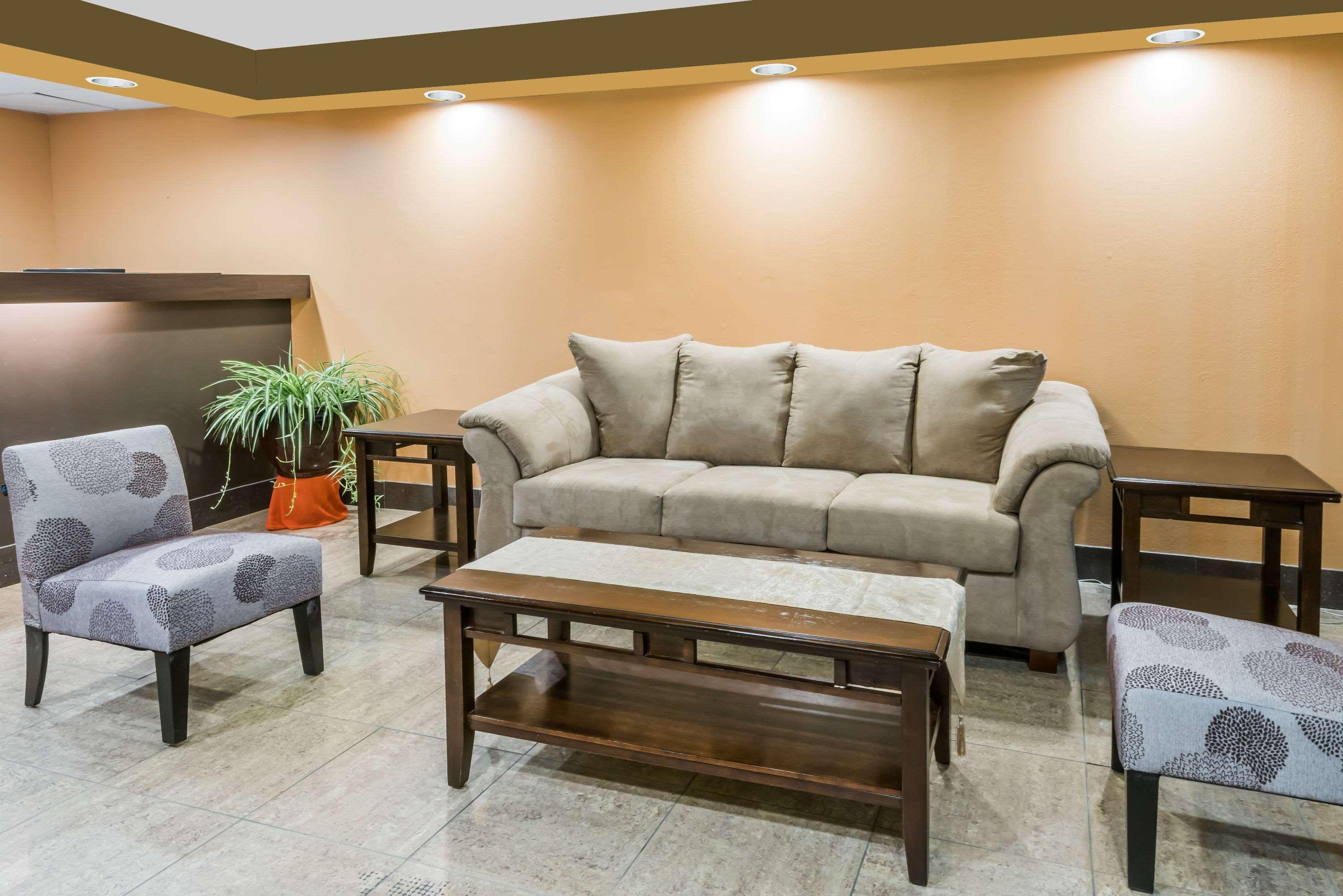 Baymont By Wyndham - Darien Hotel