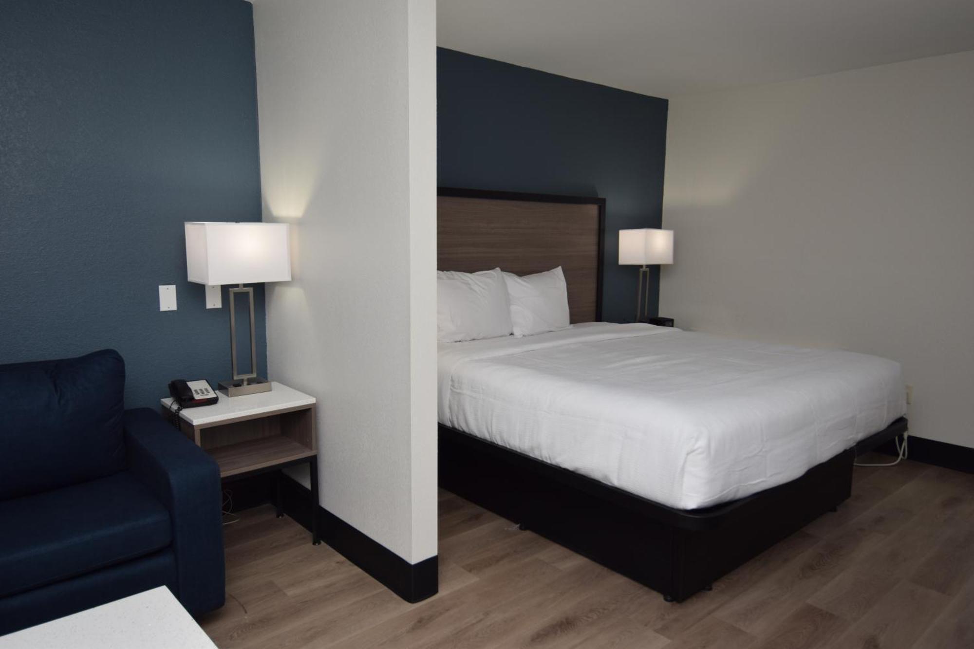 Baymont By Wyndham - Darien Hotel